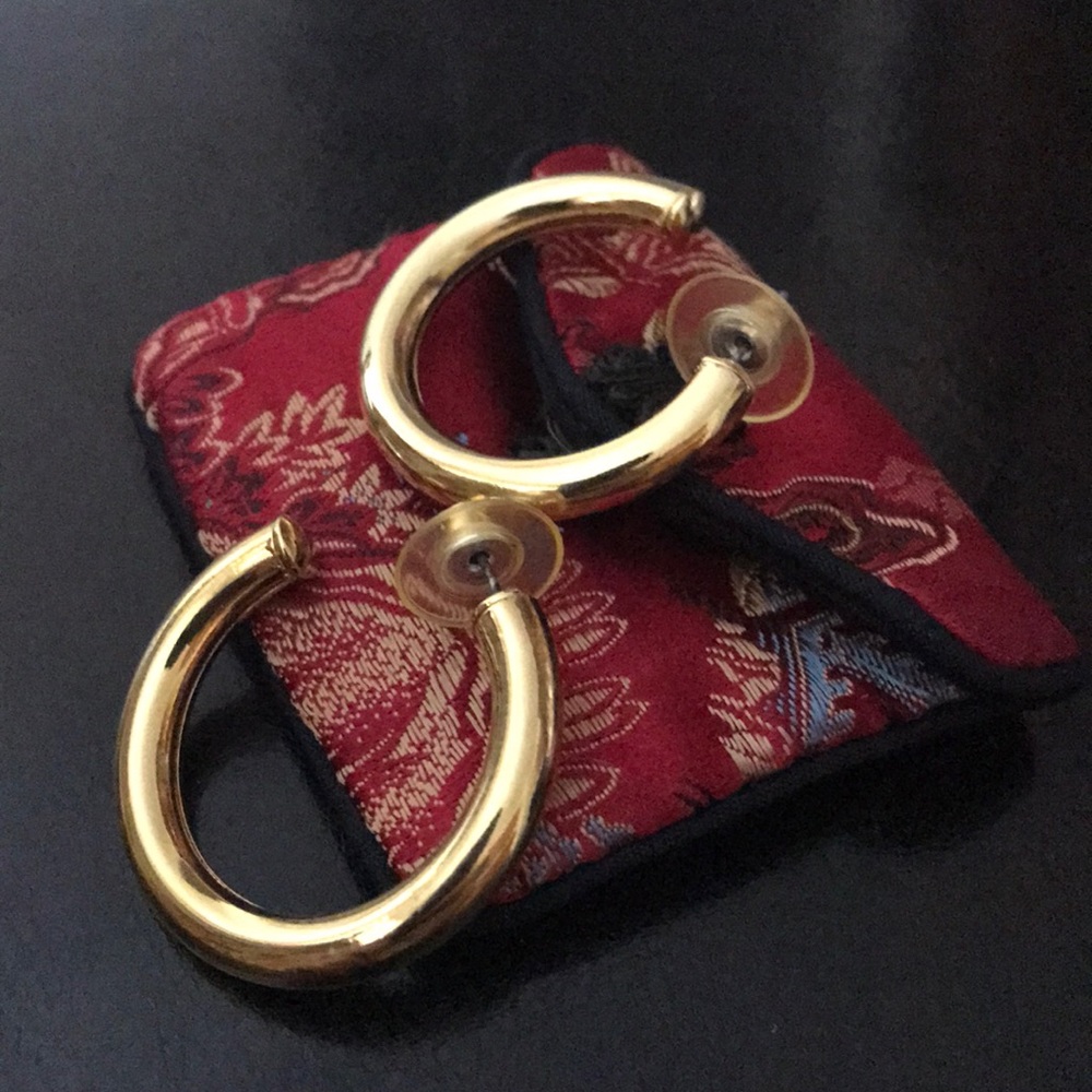 (Sold) Stunning Vintage Gold Earrings - Picture 1 of 2